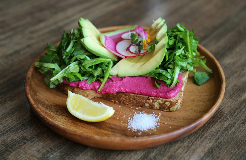 How to make beetroot hummus